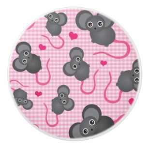 I love my mouse pattern in pink ceramic knob