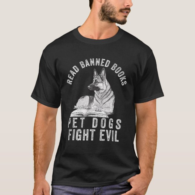 I Read Banned Books Lover BookWorm Love Banned Boo T-Shirt (Front)
