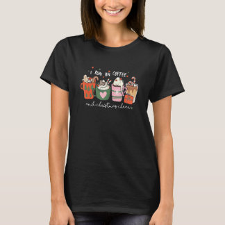 I Run On Coffee And Christmas Cheer Snowing Xmas C T-Shirt
