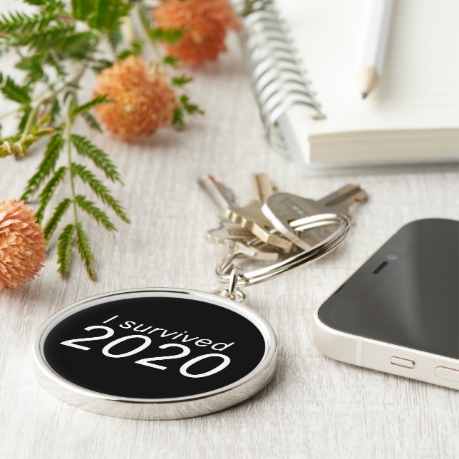 "I survived 2020" (DARK) Keychain (Side)
