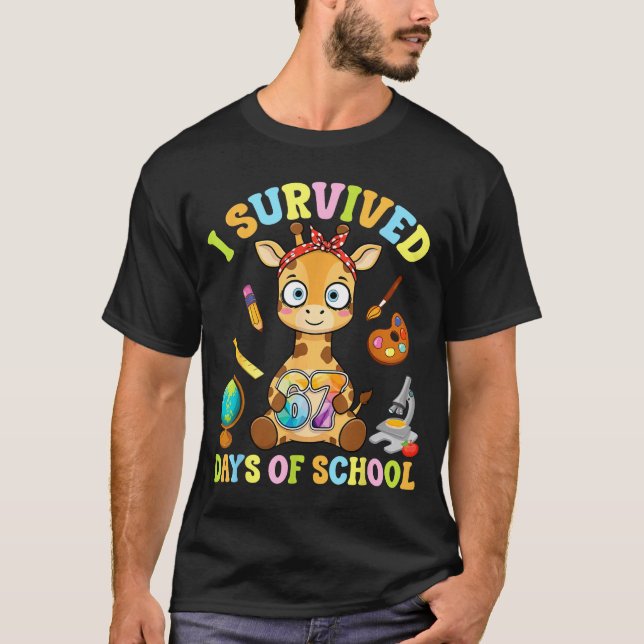 I Survived Six Seven Days Of School Cute Giraffe S T-Shirt (Front)