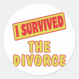 I SURVIVED THE DIVORCE CLASSIC ROUND STICKER