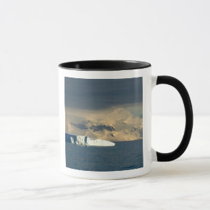 Ice Berg in the starts of the Drake Passage just Mug