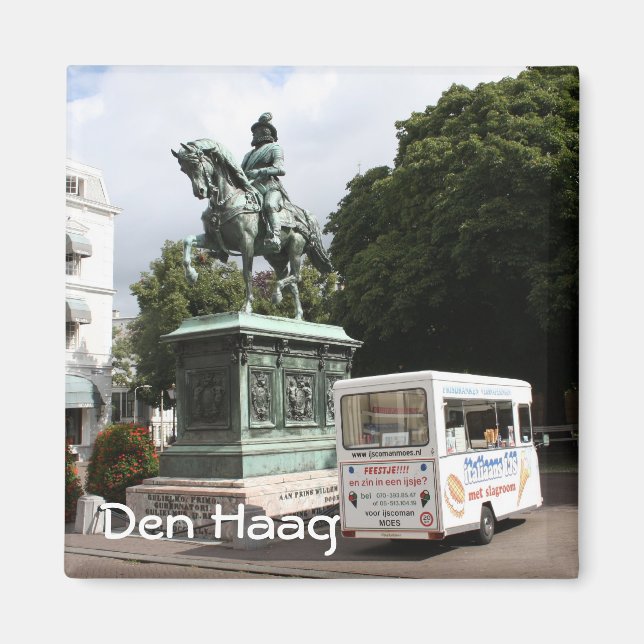 Ice cream vendor and statue magnet (Front)