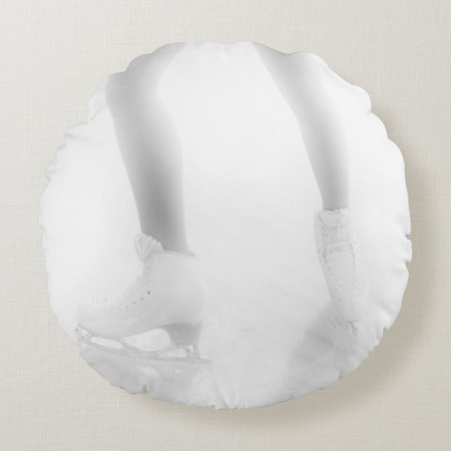 Ice skating round pillow (Front)
