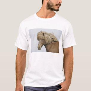 Iceland. Portrait of an Icelandic horse. T-Shirt