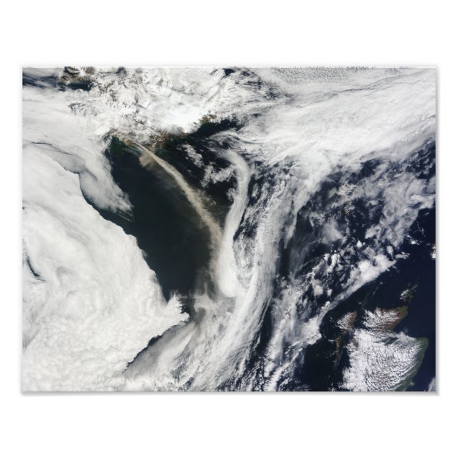 IcelandÃ¯Â¿Â½s EyjafjallajÃ¯Â¿Â½kull volcano Photo Print (Front)