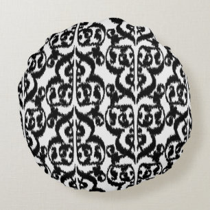 Ikat Moorish Damask - black and white Round Pillow