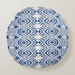Ikat seamless pattern. Vintage tie dye shibori pri Round Pillow