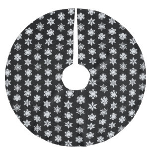 Ikat Snowflakes - Black and white Brushed Polyester Tree Skirt