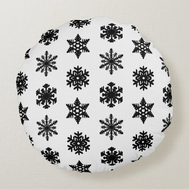 Ikat Snowflakes - White and black Round Pillow (Back)