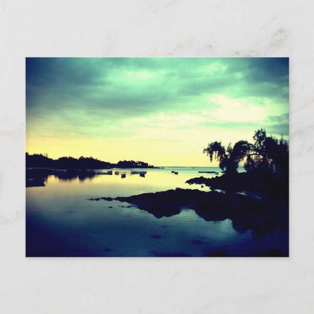 ile paradisiaque - by night postcard (Front)