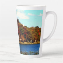 Îles dans le Stream Latte Mug
