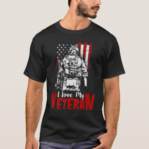 I'm A Veteran's Daughter American Flag Thank you V T-Shirt