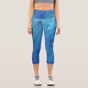 I'm blue - parrot feathers close up capri leggings