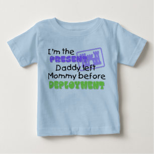 I'm the present Daddy left Mommy Engineer Baby T-Shirt