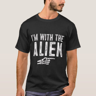 I'm With The Alien Easy Costume Halloween Couples  T-Shirt