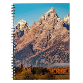 Image de montagne rocheuse sur cahier