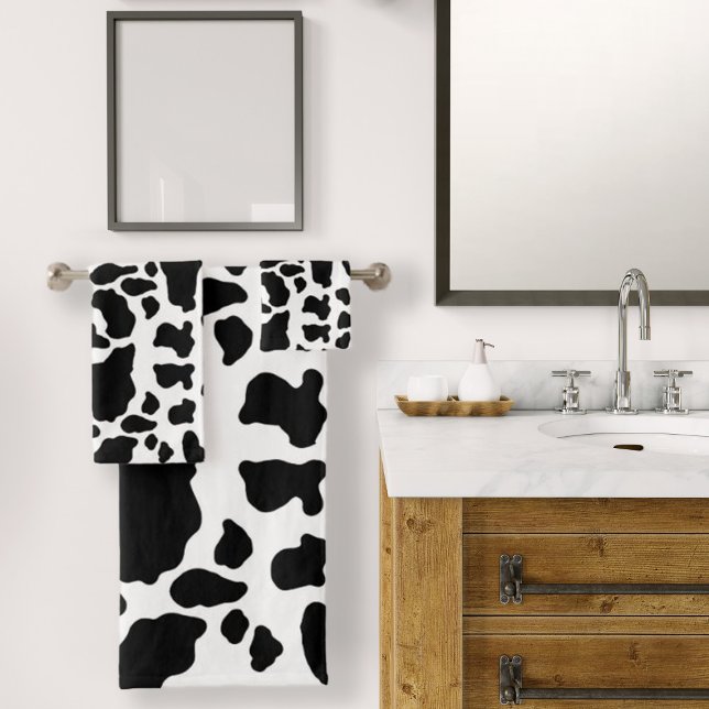Impression de vache noire et blanche (Black & White Cow Spots Animal Print Pattern Bath Towel Set by Looly Elzayat)