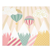 Balloon à air chaud rose et scène de montagne