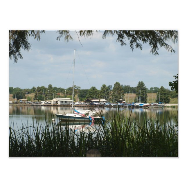 Impression Photo Bateau ancré sur un lac Placid (Devant)