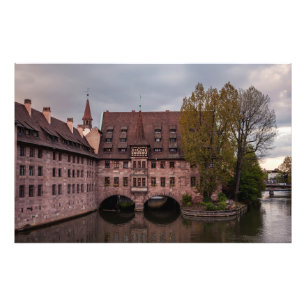 Impression Photo Bâtiment historique au coucher du soleil à Nurembe