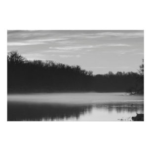 Impression Photo Brouillard matinal sur une rivière en noir et blan