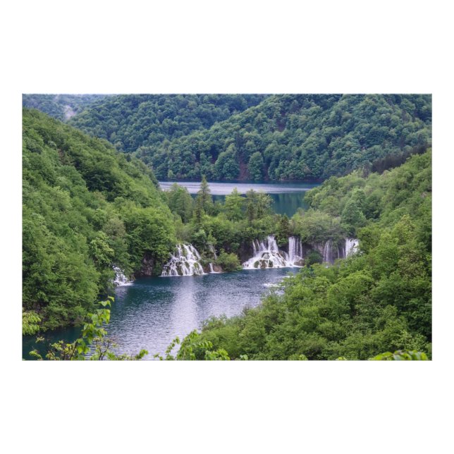 Impression Photo Cascade cascade avec forêt verte en Croatie (Devant)