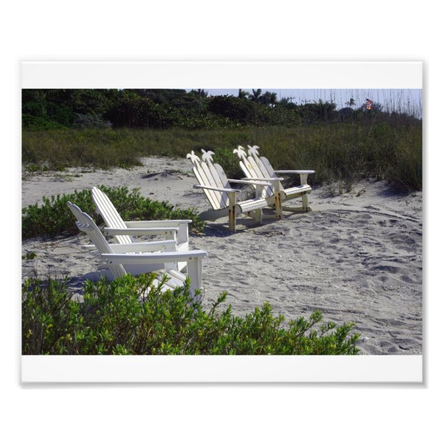 Impression Photo Chaises blanches en Adirondack sur la plage (Devant)