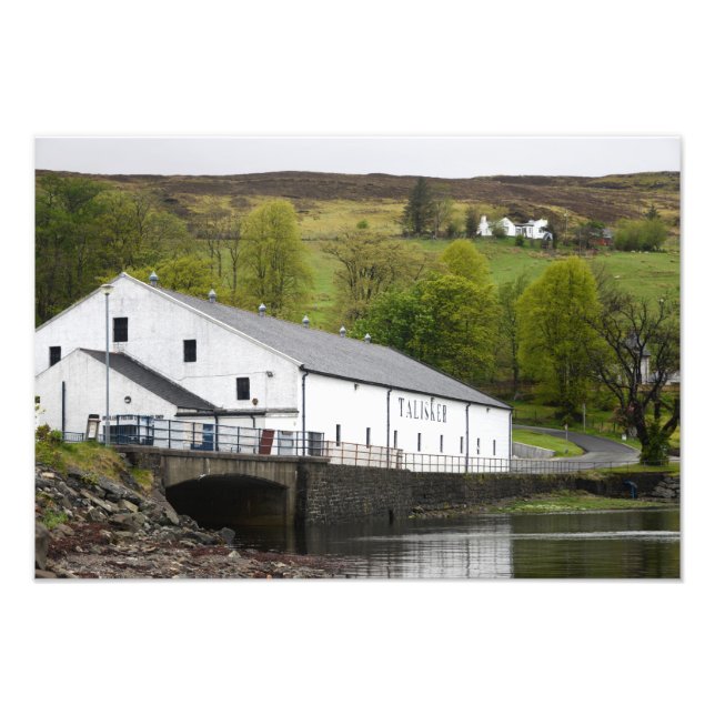 Impression Photo distillerie de whisky Talisker sur Skye, Écosse (Devant)