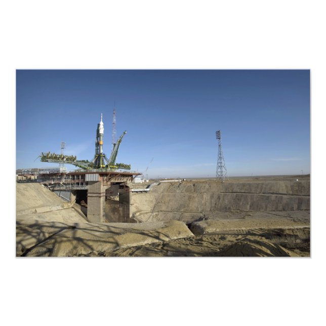 Impression Photo La fusée Soyouz est montée en position 2 (Devant)