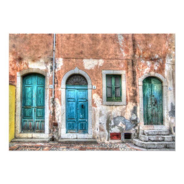 Impression Photo Maison ancienne avec trois portes et une fenêtre,  (Devant)