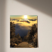 Manitou Incline Lever De Soleil Au-Dessus Des Nuag