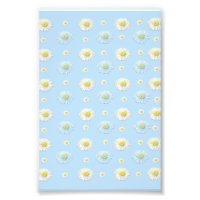 Motif de marguerite sur fond bleu clair 