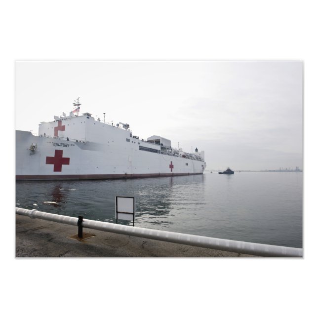 Impression Photo Navire hospitalier du Commandement maritime milita (Devant)