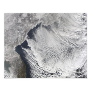 Impression Photo Opacifiez les rues formant au-dessus de la mer du