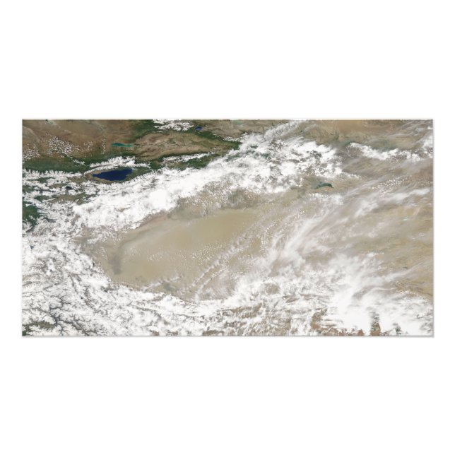 Impression Photo Poussière et nuages planaient au-dessus du Taklima (Devant)