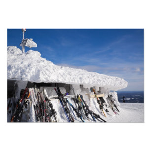 Impression Photo Skis dans une station de sports d'hiver, copie de