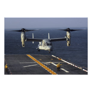 Impression Photo Un aéronef V-22 Osprey se prépare à atterrir