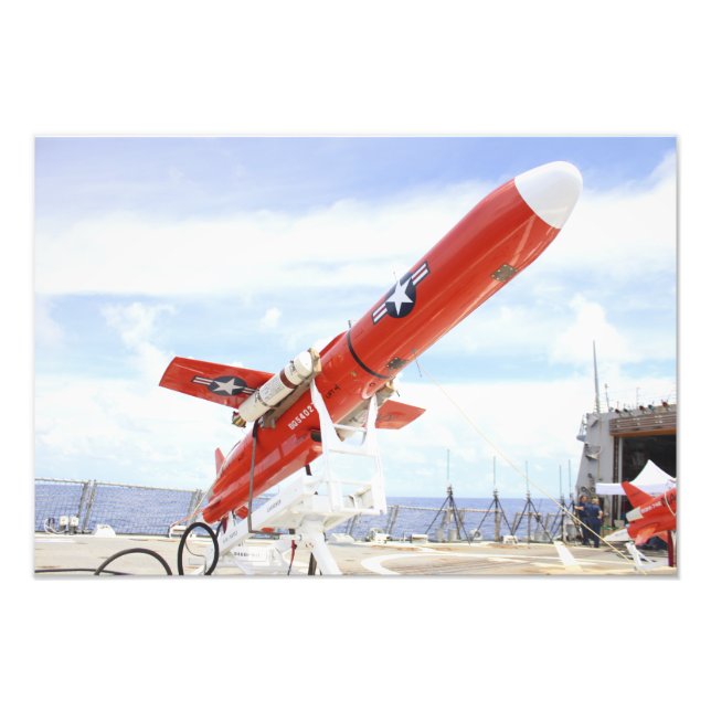 Impression Photo Un drone BQM-74E Chukar prêt à être lancé (Devant)