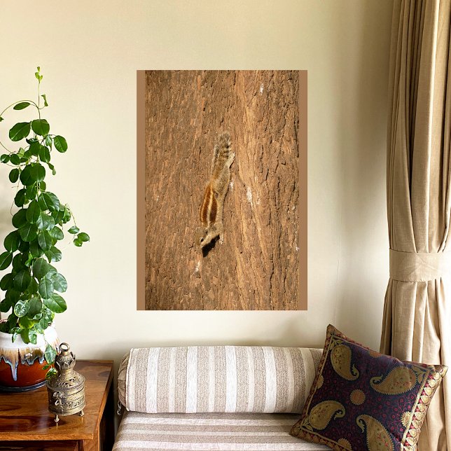 Impression Photo Un écureuil de palme indien sur un tronc d'arbre (Créateur téléchargé)