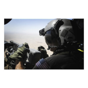 Impression Photo Un soldat fournit la sécurité