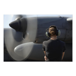 Impression Photo Un soldat surveille la performance