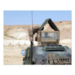 Impression Photo Un soldiier instruit un soldat irakien d'armée