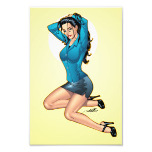 Impression Photo Une femme d'affaires se lève les cheveux et est pr