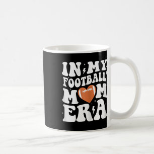 In My Footbyll Mom Era Groovy Retro Footbyll Mom M Coffee Mug