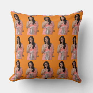 Indian 🇮🇳Aishwarya Rai miss world Bollywood ⭐ Throw Pillow