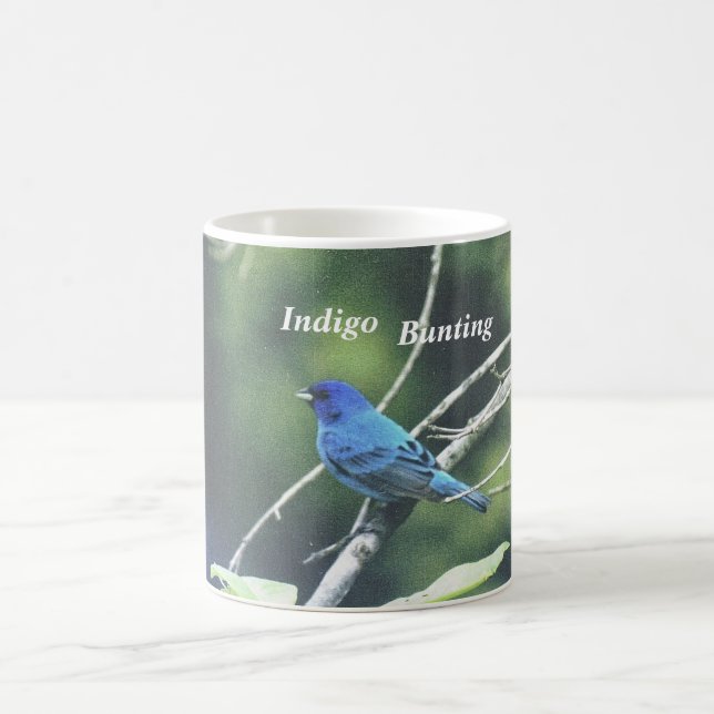 Indigo, tasse de café donnante un petit coup (Centre)