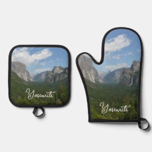 Inspiration Point in Yosemite National Park Oven Mitt & Pot Holder Set