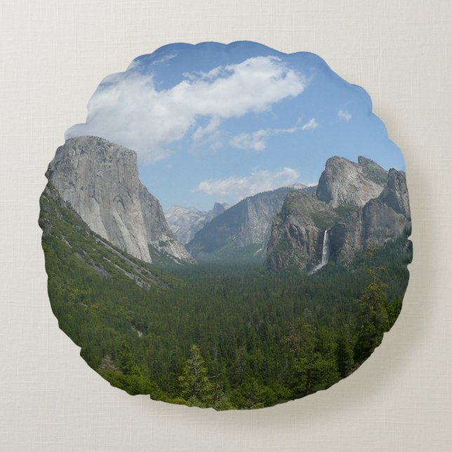 Inspiration Point in Yosemite National Park Round Pillow (Front)